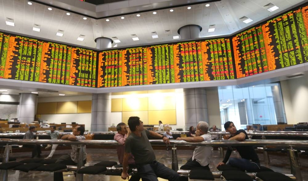 Bursa Malaysia ended at its intraday high today, thanks to bargain hunting and in line with improving sentiment across the region, spurred by an upbeat performance on Wall Street last Friday, analysts said. — Picture by Razak Ghazali