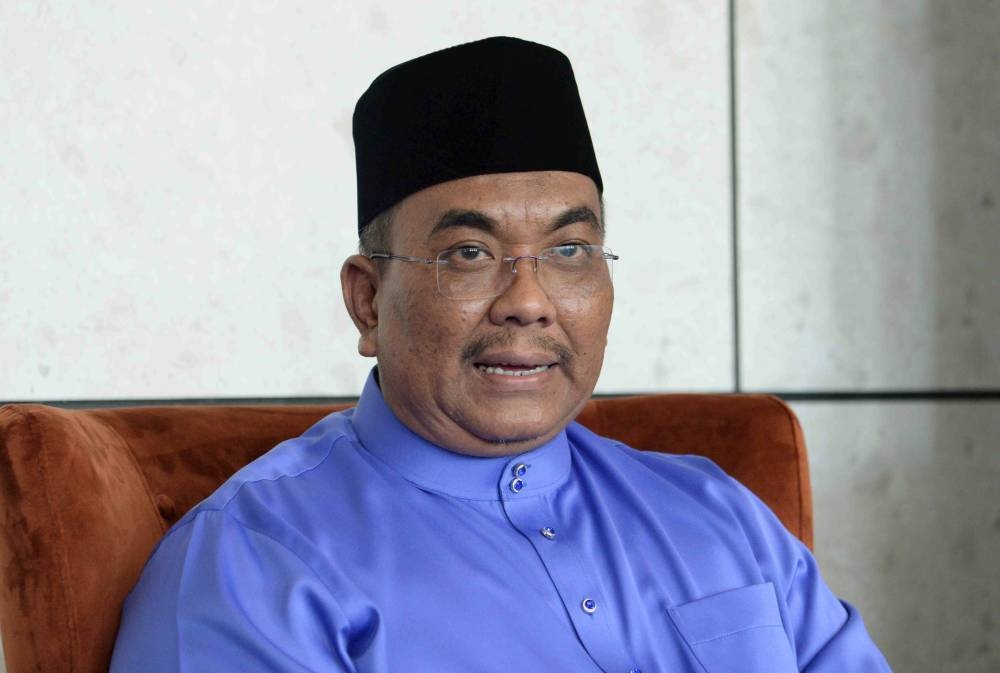 Kedah Mentri Besar Datuk Seri Muhammad Sanusi Md Nor speaks to media after the opening ceremony of Kedah Cashless and iHASIL in Alor Setar July 18, 2022. — Bernama pic