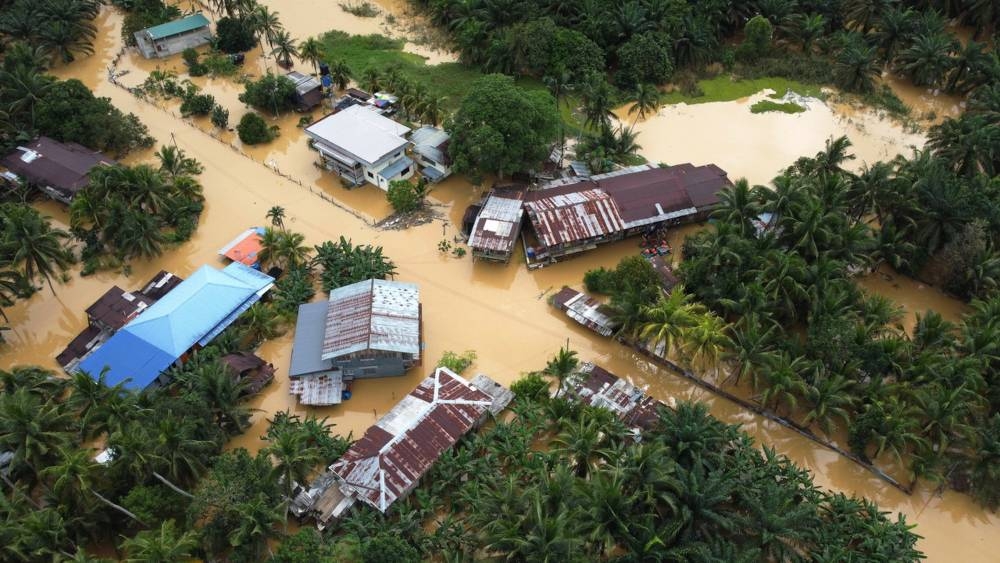 File picture of the flood situation in Kampungan Tolungan, Pamol in Beluran, Sabah, January 4, 2022. — Bernama pic
