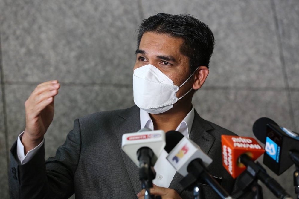Senior Education Minister Mohd Radzi Md Jidin said the MOE must hold prior discussions and seek advice from the Ministry of Health (MOH) before making any decision. — Picture by Yusof Mat Isa
