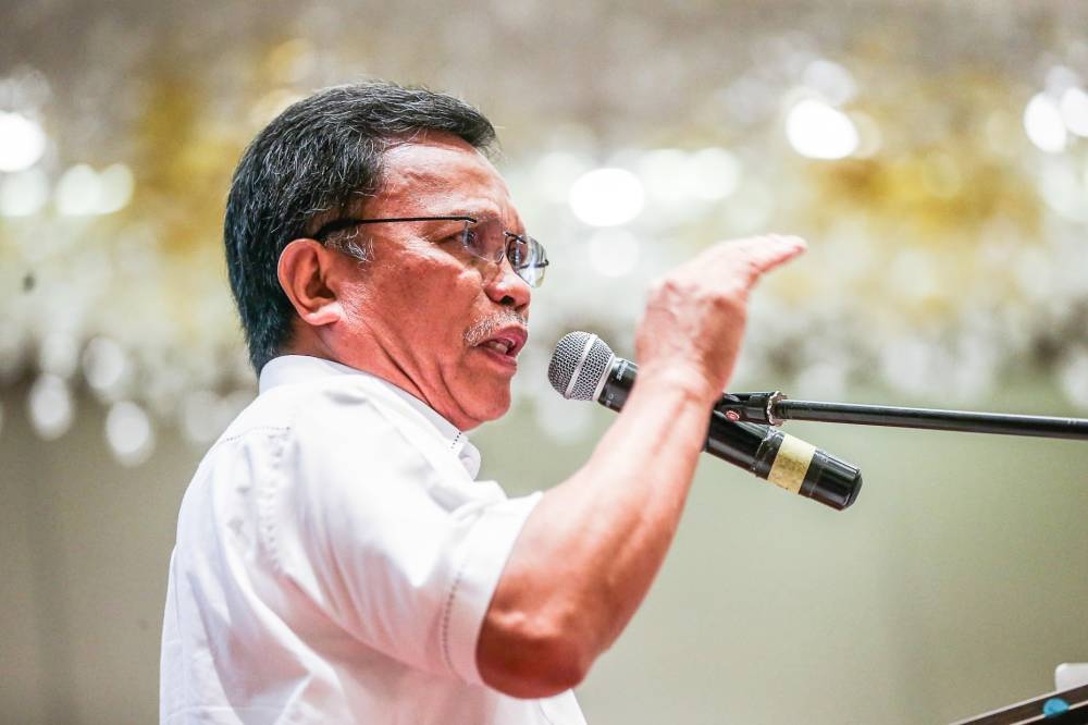 Parti Warisan president Datuk Seri Mohd Shafie Apdal giving his speech during a press conference at Hotel Renaissance in Johor Baru February 25, 2022. — Picture by Hari Anggara