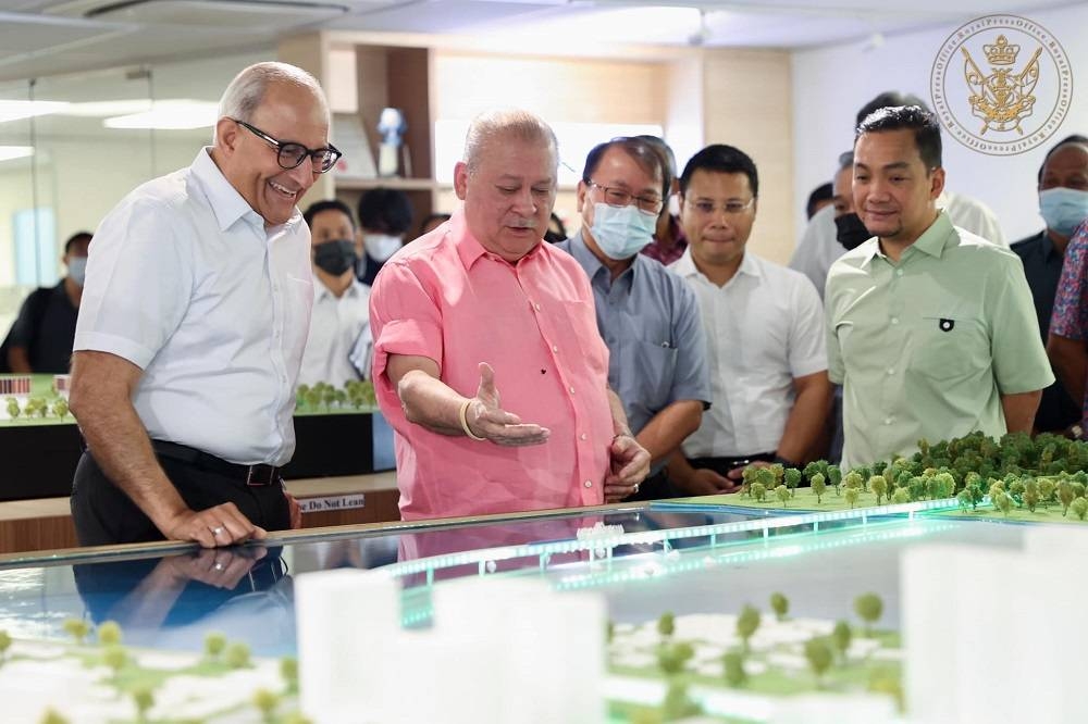 Sultan of Johor Sultan Ibrahim Sultan Iskandar visits the site of the Johor Baru-Singapore Rapid Transit System (RTS) Link in Woodlands. ― Picture via Facebook/Sultan Ibrahim Sultan Iskandar