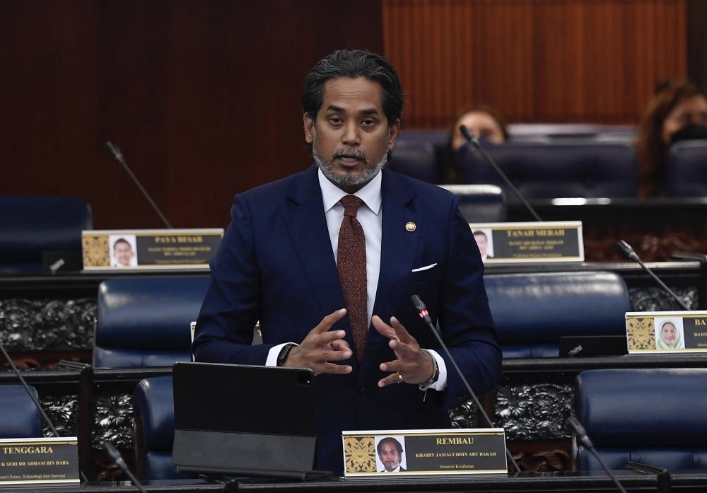 Khairy said all non-citizen travellers must fill their traveller’s card in their MySejahtera application. — Bernama pic 