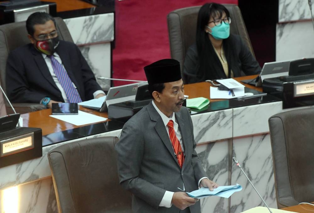 Selangor Islamic Religious Affairs, Consumer Affairs and Halal Industry Committee chairman Mohd Zawawi Ahmad Mughni speaks at the 14th Selangor State Legislative Assembly 2022 at the Selangor State Assembly Building in Shah Alam, July 25, 2022. — Bernama pic 