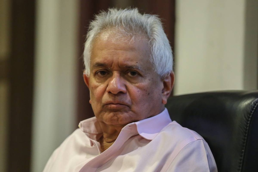 Former attorney-general Tan Sri Tommy Thomas labels those aiding the Sulu claimants as ''enemies of Malaysia in the war of litigation they have unleashed'. — Picture by Yusof Mat Isa