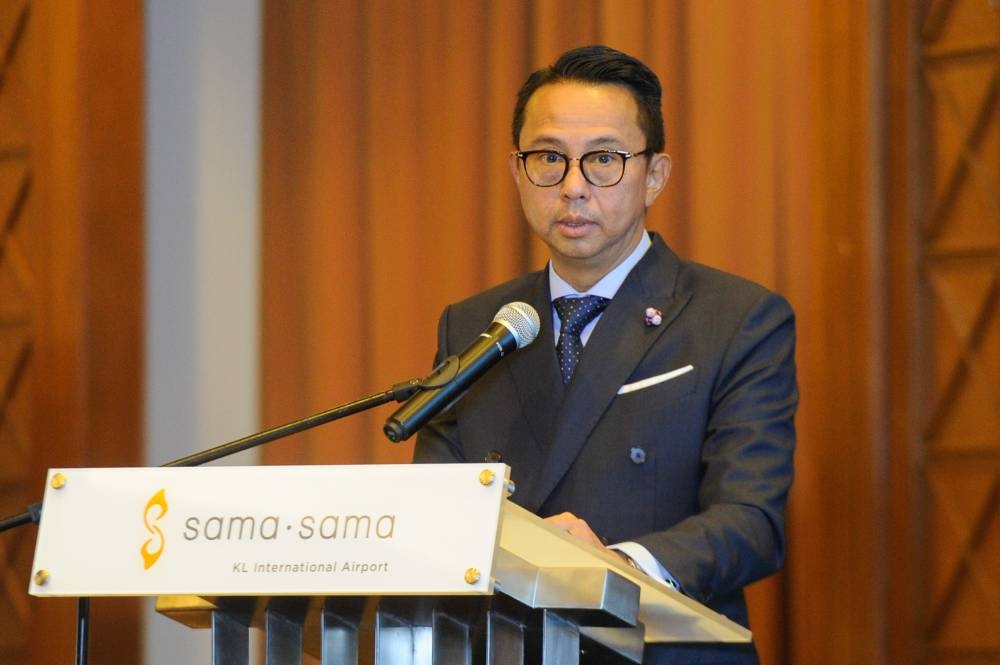 Malaysia Airports Holdings Bhd managing director Datuk Iskandar Mizal Mahmood delivers a speech at the Sama-Sama Hotel in Sepang July 29, 2022. — Picture by Shafwan Zaidon