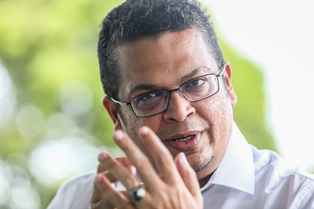 Lawyer Nizam Bashir Abdul Kariem Bashir added that it would be interesting to see how the government plans to balance the revenue losses to the Treasury through the sale and taxes on tobacco products with the anticipated benefits the GEG Bill is supposed to bring to Malaysia. — Picture by Hari Anggara