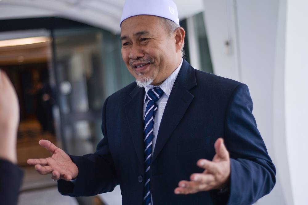 PAS deputy president Datuk Seri Tuan Ibrahim Tuan Man said Umno seemed to be moving 'solo' as in several state elections previously. —  Picture by Mukhriz Hazim