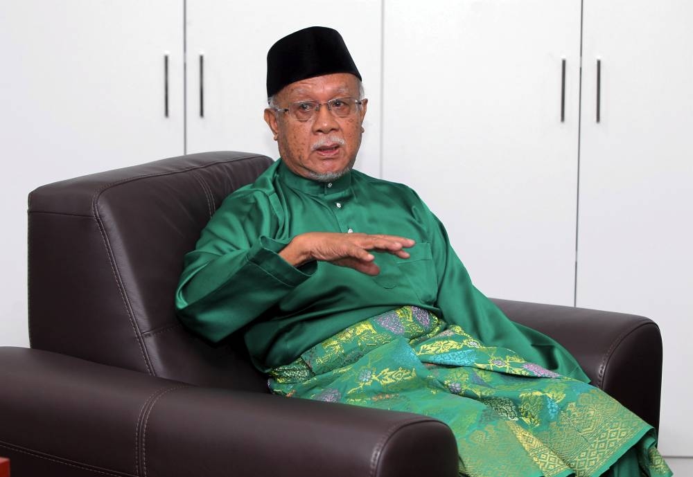 newly-appointed Mufti of Perak Datuk Wan Zahidi Wan Teh speaks during a press conference at his office in Ipoh August 1, 2022. — Bernama pic