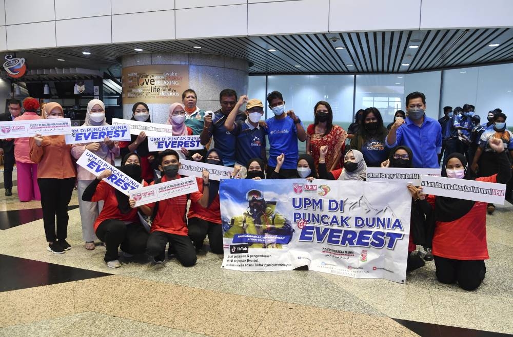 Malaysian climber 'Ravi Everest' hopes to scale all 14 highest peaks in the world - Vimarsana News
