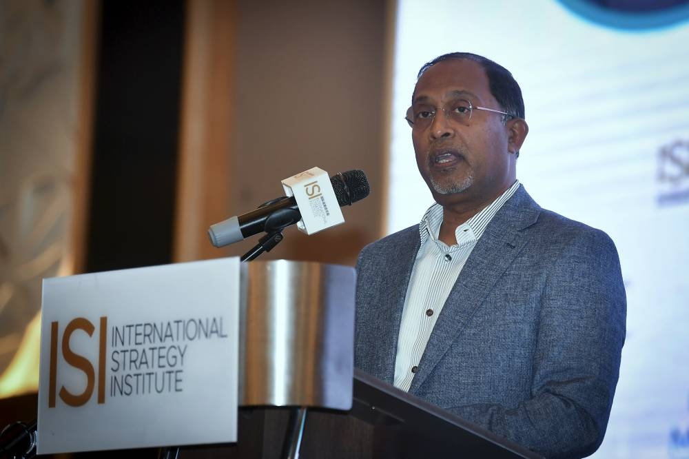 Barisan Nasional secretary-general Datuk Seri Zambry Abd Kadir speaks during the Third Malaysian Tax Policy Forum in Putrajaya August 1, 2022. — Bernama pic