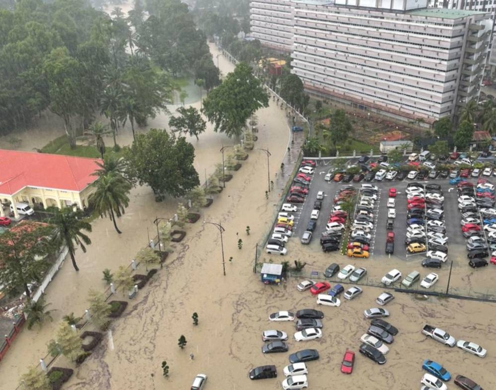 On social media, videos of traffic stuck along flooded roads such as the main artery of Jalan Wong Ah Fook made its rounds. — Picture from social media