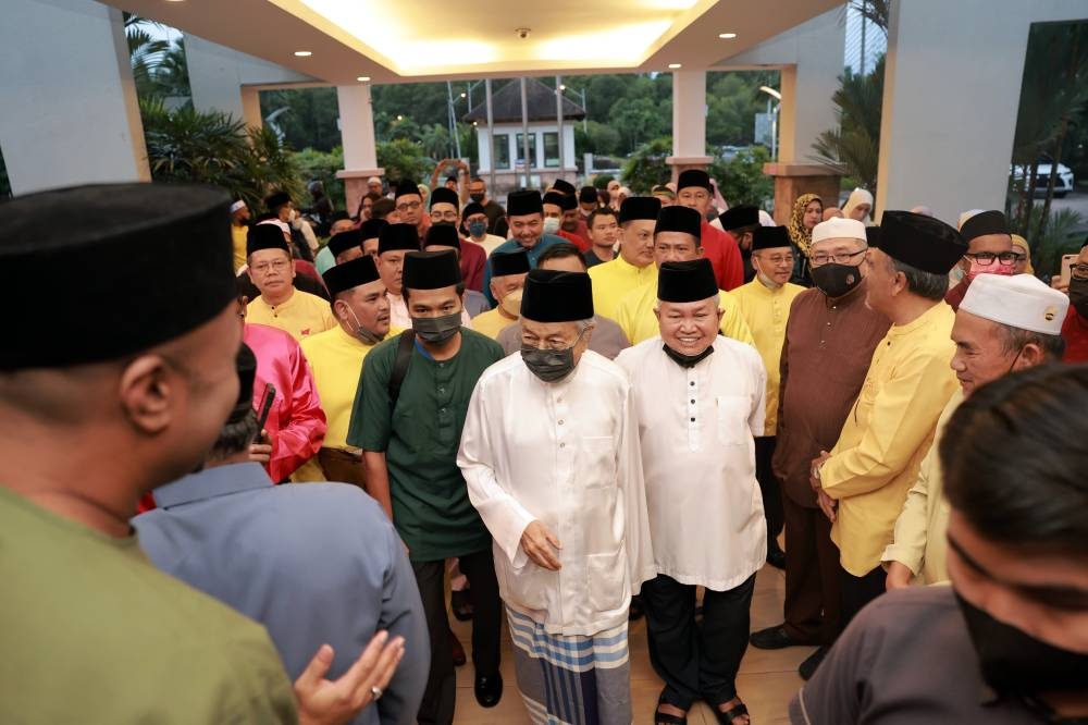 Tun Dr Mahathir Mohamad arrives for the ‘solat hajat and doa selamat’ prayer ceremony at the Perdana Leadership Foundation in Putrajaya, August 3, 2022. — Bernama pic  