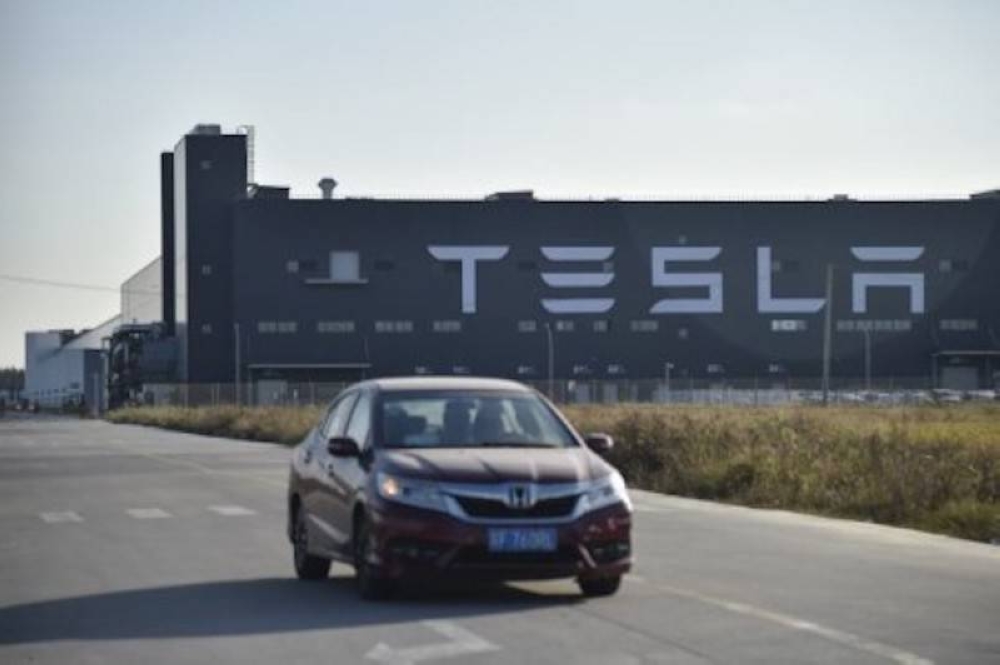 Tesla has said Autopilot ‘enables your car to steer, accelerate and brake automatically within its lane,’ while Full-Self Driving also enables vehicles to obey traffic signals and make lane changes. —  AFP-Relaxnews pic