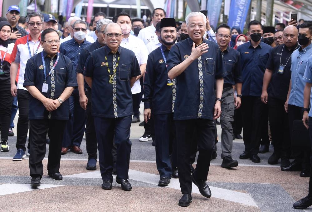 Prime Minister Datuk Seri Ismail Sabri Yaakob and Agriculture and Food Industries Minister Datuk Seri Ronald Kiandee attend the Malaysia Agriculture, Horticulture, and Agrotourism (Maha 2022) expo at the Malaysia Agro Exposition Park Serdang (MAEPS) in Serdang August 6, 2022. — Bernama pic