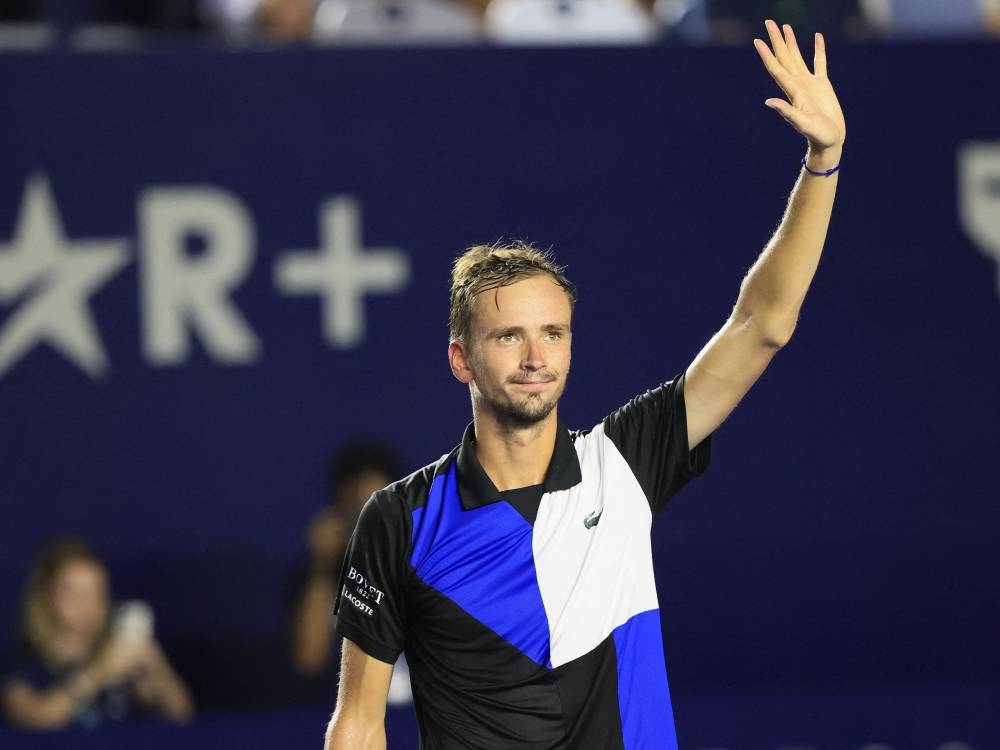 Russia’s Dannil Medvedev celebrates after winning his final match against Britain’s Cameron Norrie at the Los Cabos Open in San Jose del Cabo, Mexico, August, 6, 2022. — Reuters pic