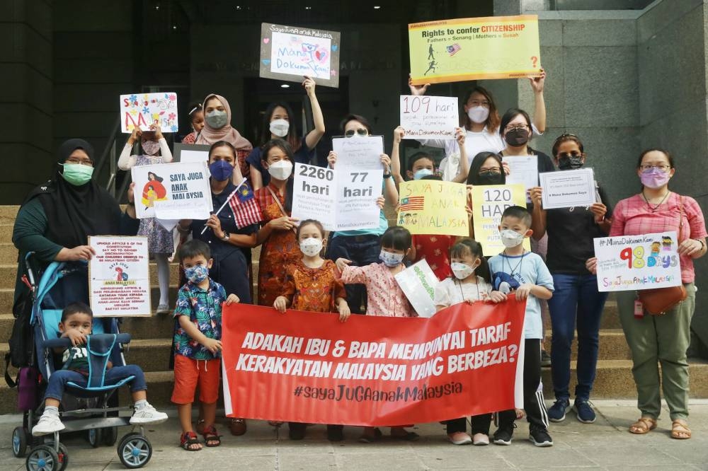 Suhakam said that Malaysian women have been forced to migrate to foreign countries because their children are not accepted in Malaysia. —  Picture by Choo Choy May