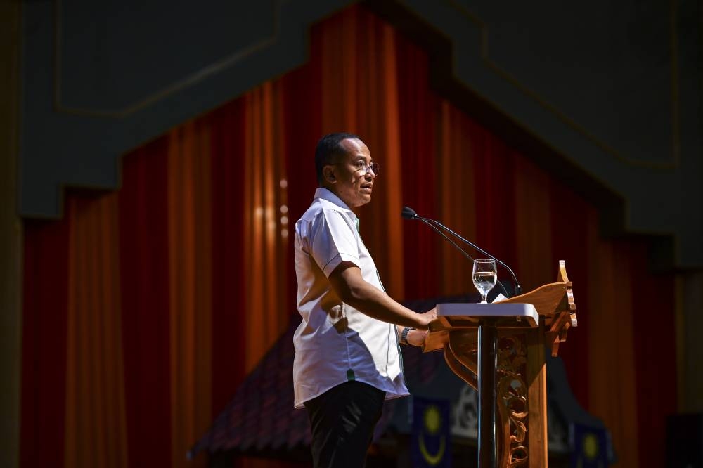 Mentri Besar Datuk Seri Ahmad Samsuri Mokhtar at the launch of the National Month and the state-level 2022 Fly the Jalur Gemilang campaign in Kuala Terengganu August 7, 2022. — Bernama pic