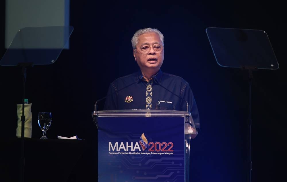 Prime Minister Datuk Seri Ismail Sabri Yaakob shared the news of his hacked account on Twitter and requested the public to disregard messages from the hacked account. — Bernama pic 