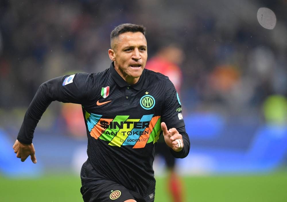  Inter Milan's Alexis Sanchez celebrates scoring their fourth goal against Empoli at the San Siro, Milan May 6, 2022. — Reuters pic