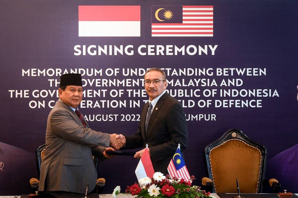 Hishammuddin: Malaysia, Indonesia sign MOU to enhance defence cooperation - Vimarsana News