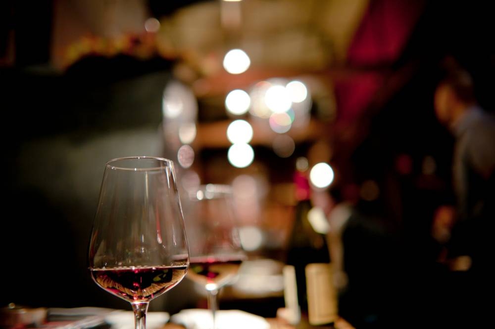 Does a wine tasted on vacation offer the same taste sensations upon returning home? ― Istock.com pic via AFP
