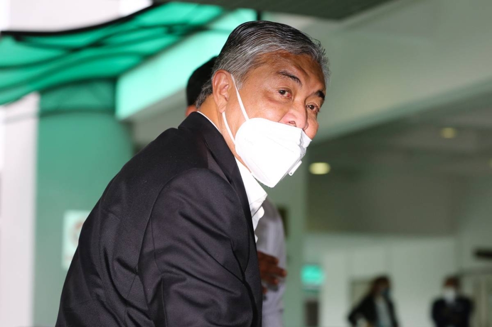 Datuk Seri Ahmad Zahid Hamidi arrives at the Shah Alam High Court, August 10, 2022. —  Picture by Yusof Mat Isa
