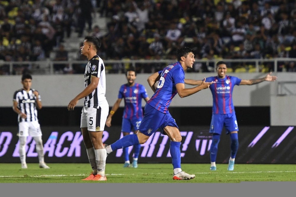 JDT's Fernando Forestieri celebrates scoring against Terengganu FC at Stadum Sultan Mizan Zainal Abidin in Kuala Nerus August 10, 2022. — Bernama pic