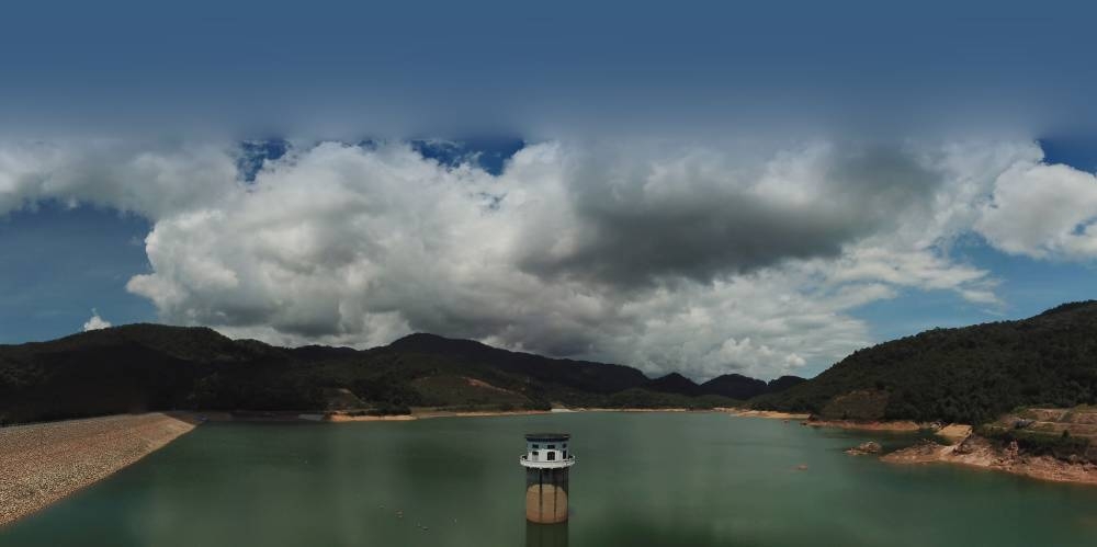 Rainwater everywhere on the planet is unsafe to drink due to levels of toxic chemicals. — Picture by Sayuti Zainudin