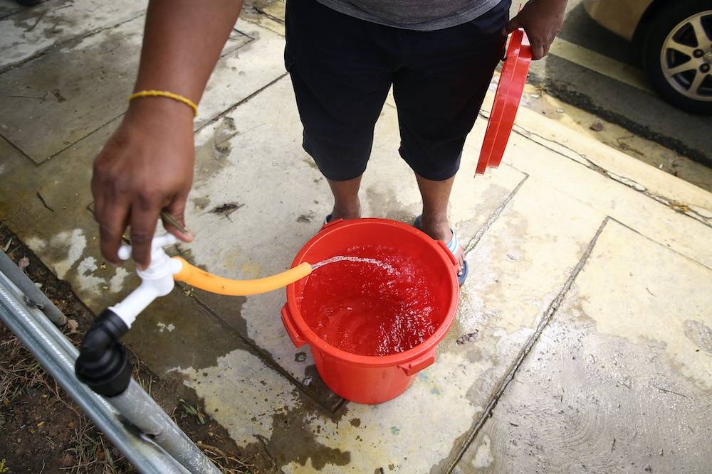 Air Selangor Sdn Bhd (Air Selangor), in a statement today, said that as of 3.30pm, the Langat 2 Water Treatment Plant (LRA) had started operating again to allow the raw water treatment process to begin. — Picture by Yusof Mat Isa