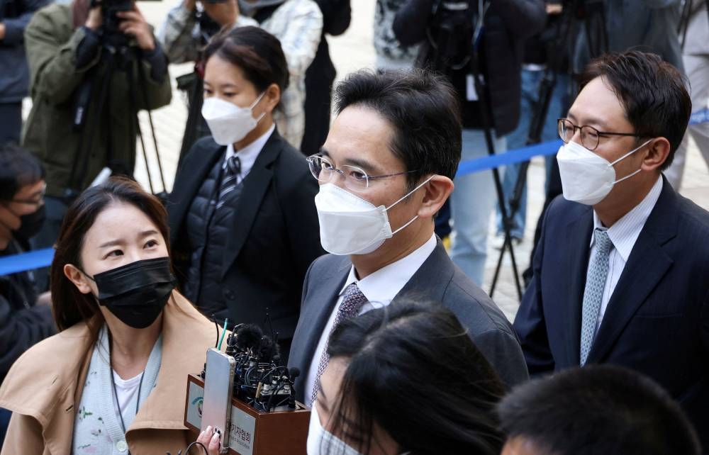 Samsung Electronics Vice Chairman Jay Y. Lee leaves a court in Seoul, South Korea October 26, 2021. ― Reuters file pic