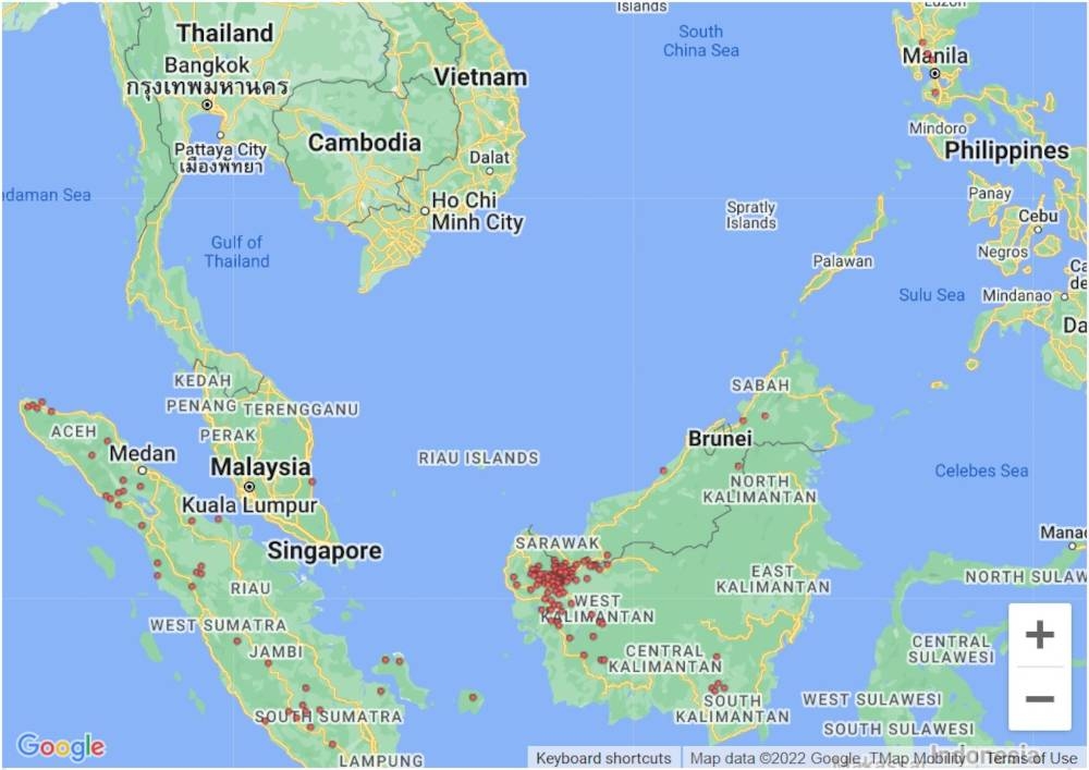 Map from the Asean Specialised Meteorological Centre website shows major clusters of hotspots in West Kalimantan near to the Sarawak border. — Borneo Post pic  