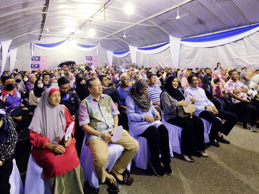 Deputy communications minister Deputy communications minister at the screening of ‘Mat Kilau’ on a giant screen in conjunction with the Malaysian Family Merdeka Carnival @ Padang Besar August 12, 2022. — Bernama pic