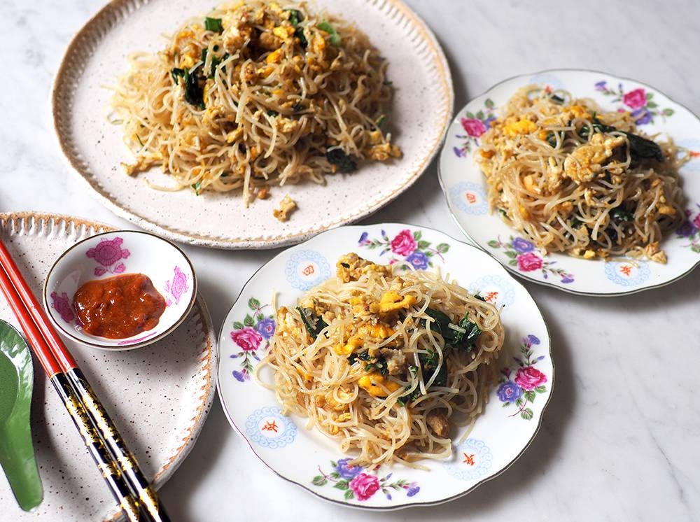 The 'mani chai bee hoon' is a huge portion of wholesome noodles fried with dried shrimp, mani vegetables and egg.