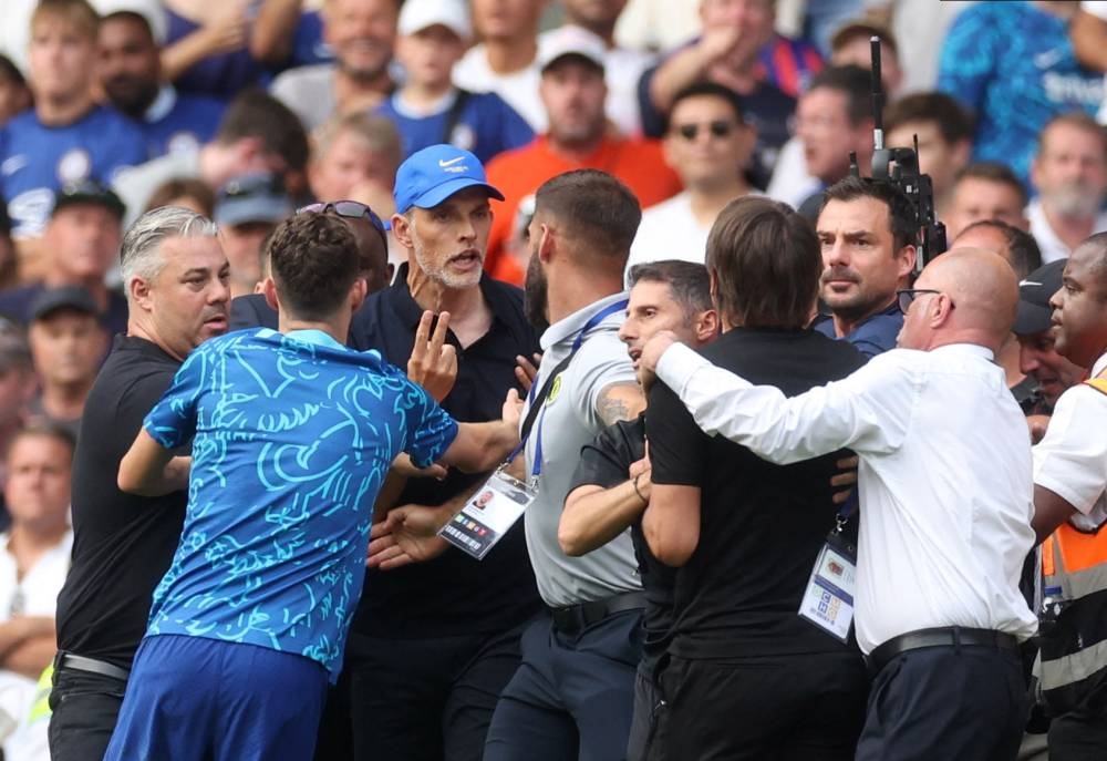 Chelsea manager Thomas Tuchel and Tottenham Hotspur manager Antonio Conte clash after the match at Stamford Bridge, London, Britain, August 14, 2022. — Action Images pic via Reuters