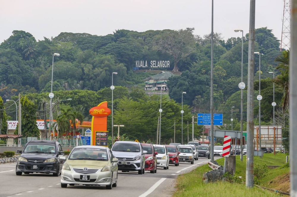 With intense development and new highways and roads, Kuala Selangor has over the past decade transformed into almost a suburb or township on the outer fringes of Greater Kuala Lumpur. — Picture by Yusof Mat Isa