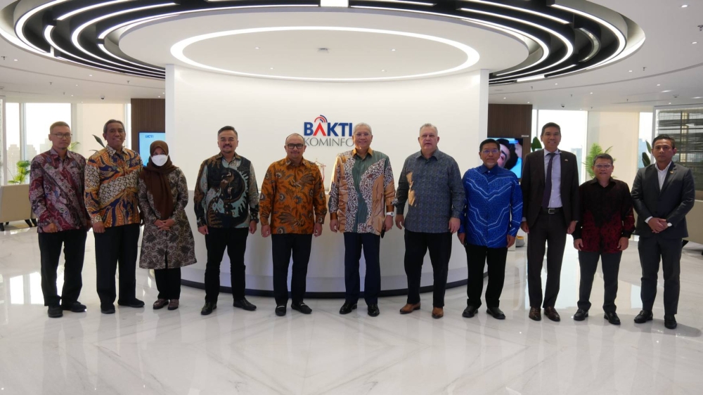 Communications and Multimedia Minister Tan Sri Annuar Musa attends a discussion session with the Indonesian Telecommunications and Information Accessibility Agency (BAKTI) in conjunction with his three-day working visit in Jakarta starting August 18, 2022. — Bernama pic 
