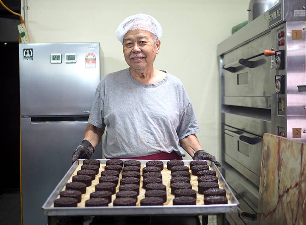 For this Mid-Autumn festival, savour the ultimate artisanal mooncake from Jalan Ipoh's Fook Pan Food Industries - Vimarsana News