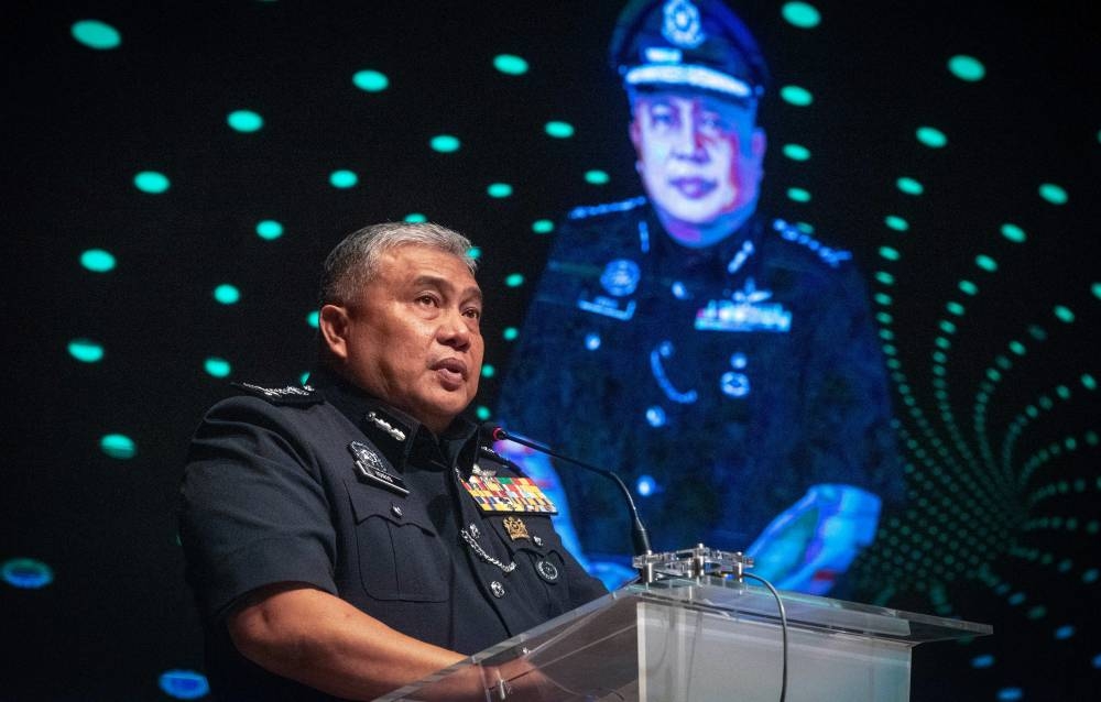Sabah Police commissioner Datuk Idris Abdullah said the curfew, from 6pm to 6am, involved the waters off Beluran, Sandakan, Kinabatangan, Lahad Datu, Kunak, Semporna and Tawau.— Bernama pic