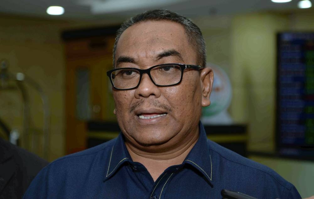 Kedah Mentri Besar Datuk Seri Muhammad Sanusi Md Nor speaks to the media in Pumpong, Alor Setar August 22, 2022. — Bernama pic