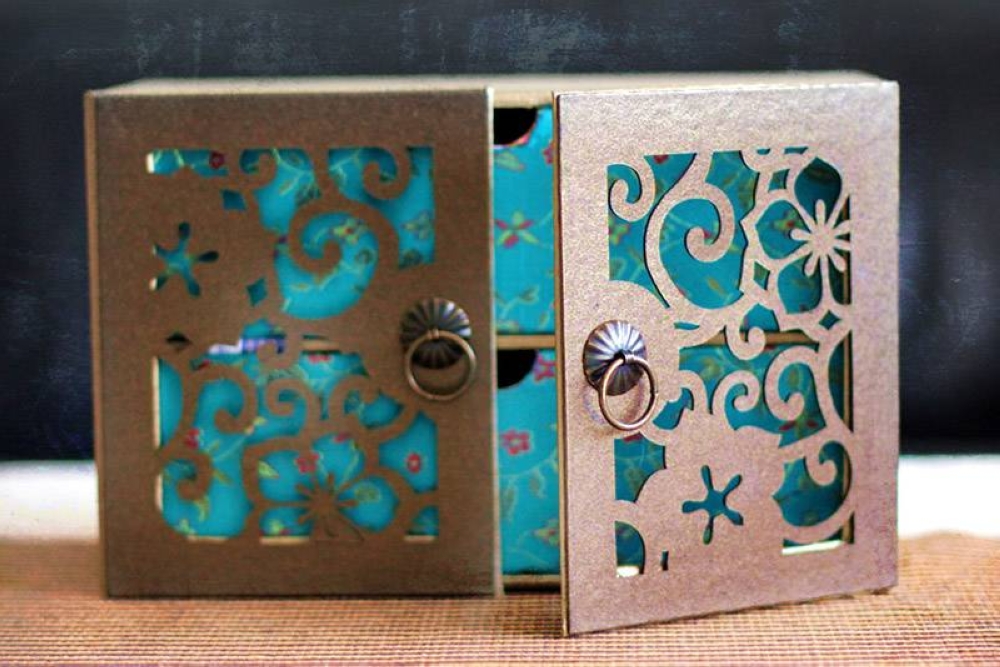 “Open sesame!” Part of the surprise is uncovering the flavours.