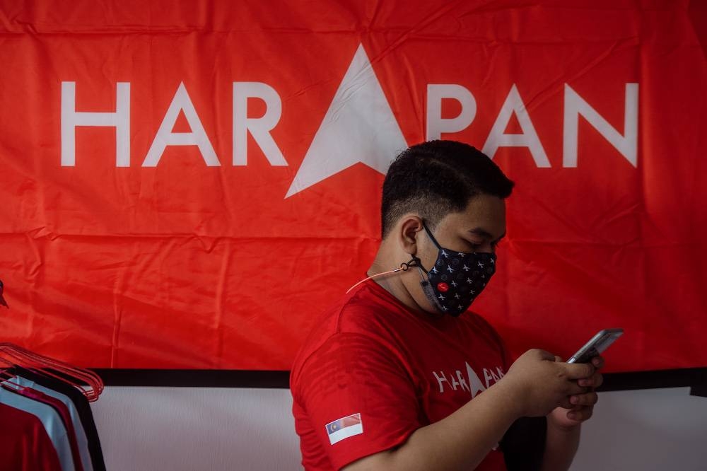 Pakatan's logo may undergo a redesign to provide a fresh image for the upcoming polls. — Picture by Shafwan Zaidon