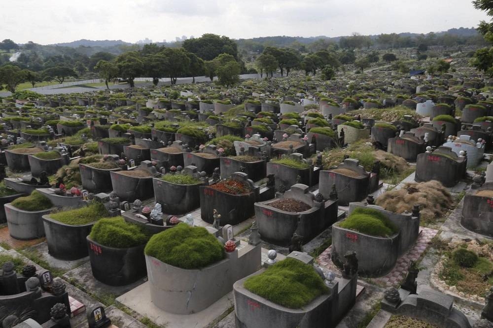 Andre Chen Si’En and Gervan Wong Jun Heng took the victim to Choa Chu Kang Cemetery (pictured) where they viciously attacked him. — TODAY pic