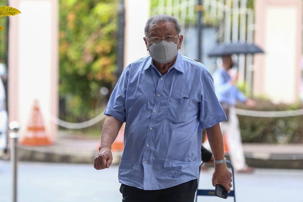 File picture shows Lim Kit Siang arriving at the Kuala Lumpur High Court Complex, June 24, 2022.— Picture by Yusof Mat Isa