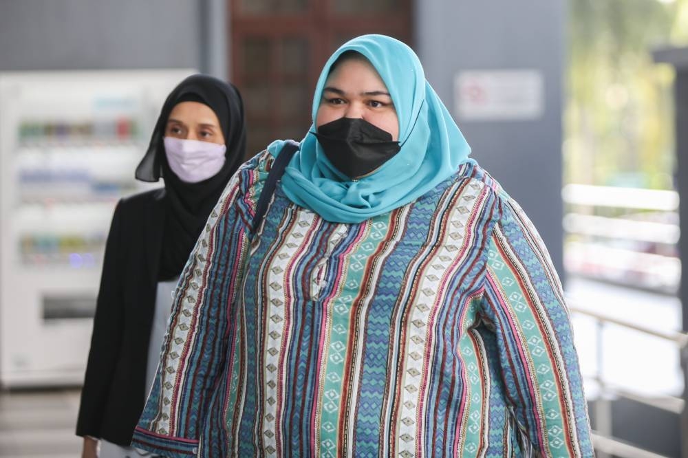 Founder of shelter home Rumah Bonda Siti Bainun Ahd Razali arrives at Kuala Lumpur High Court June 16, 2022. — Picture by Ahmad Zamzahuri