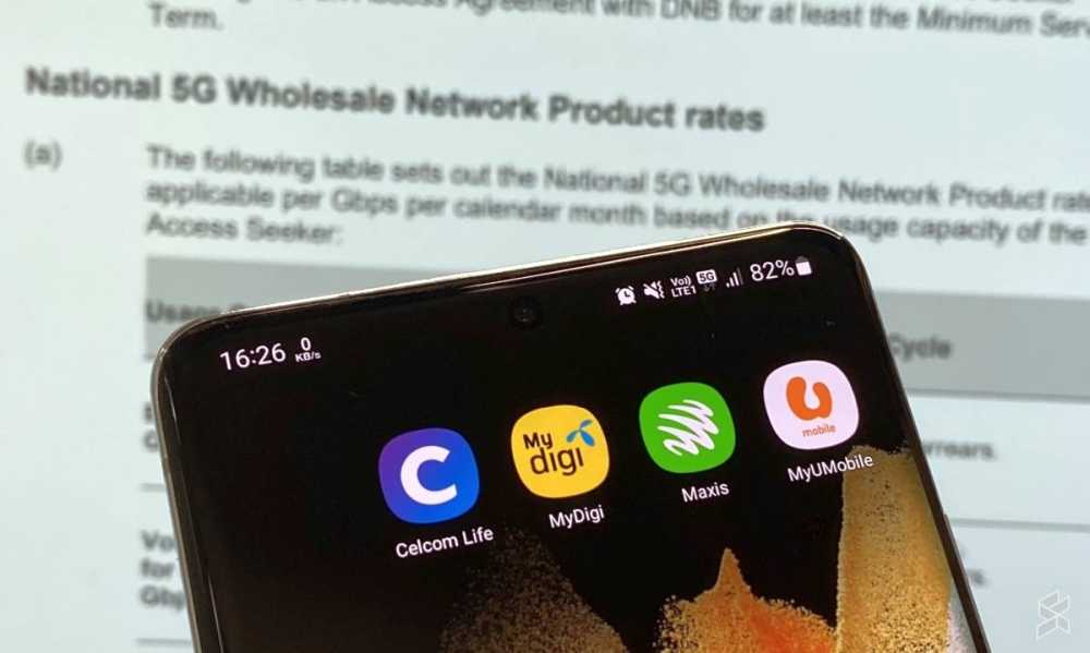 According to sources, Maxis and U Mobile could not see benefits in being a minority shareholder in DNB. — SoyaCincau pic