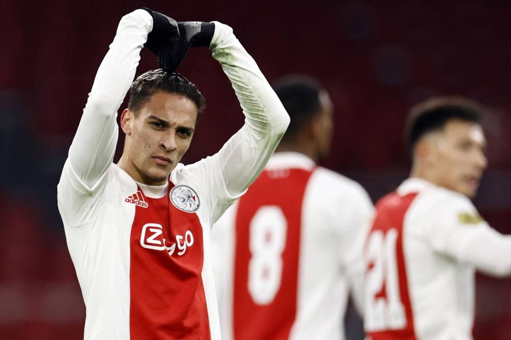 The 22-year-old Brazilian international forward has signed a contract until 2027, with the option of an additional year. — AFP pic 