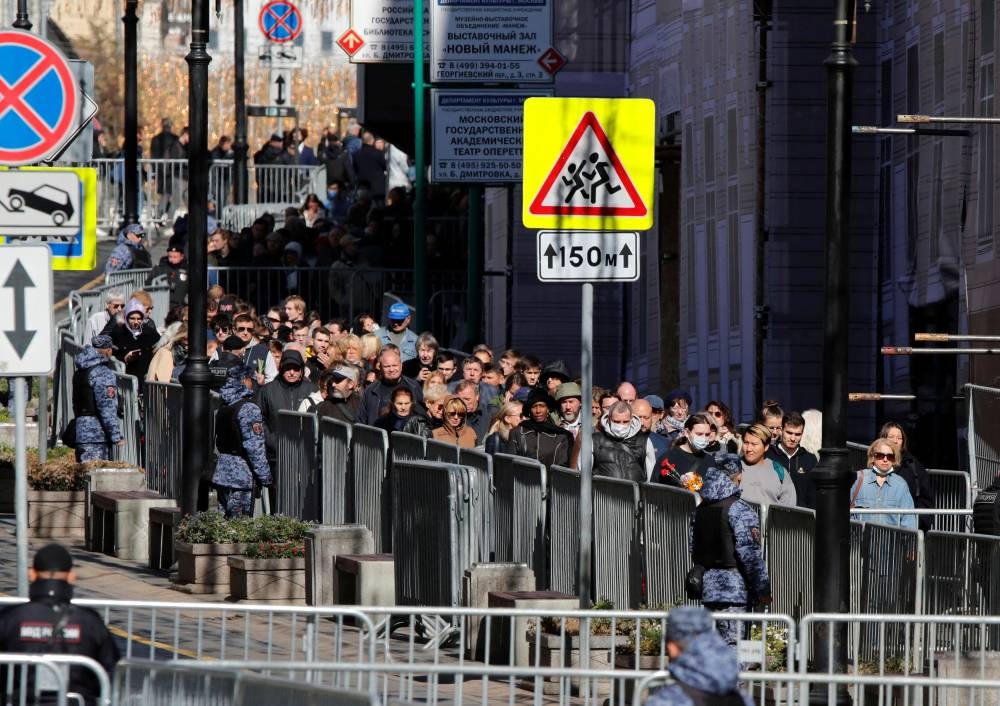 People line up to enter the Column Hall of the House of Unions to attend a memorial service for Mikhail Gorbachev, the last leader of the Soviet Union, in Moscow, Russia September 3, 2022. — Reuters pic