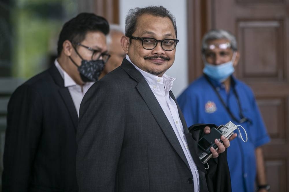 Tan Sri Dzulkifli Ahmad who is a former director of the National Revenue Recovery Enforcement Team (NRRET) and also a former chief commissioner of the Malaysian Anti-Corruption Commission (MACC) at the Kuala Lumpur Court Complex, September 7, 2022. — Picture by Hari Anggara