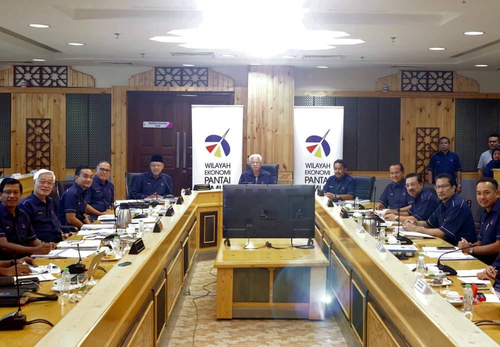 Prime Minister Datuk Seri Ismail Sabri Yaakob speaks during the ECERDC meeting held at Kelantan State Secretary Office in Kota Baru September 9, 2022. ― Bernama pic